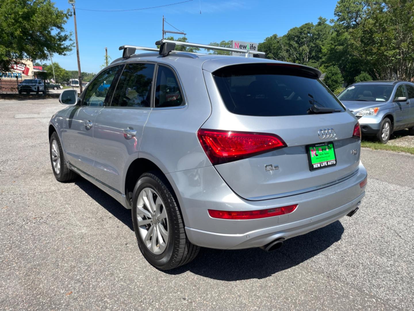 2015 SILVER AUDI Q5 2.0T QUATTRO PREMIUM PLUS (WA1LFAFP5FA) with an 2.0L engine, Automatic transmission, located at 5103 Dorchester Rd., Charleston, SC, 29418-5607, (843) 767-1122, 36.245171, -115.228050 - Photo#4